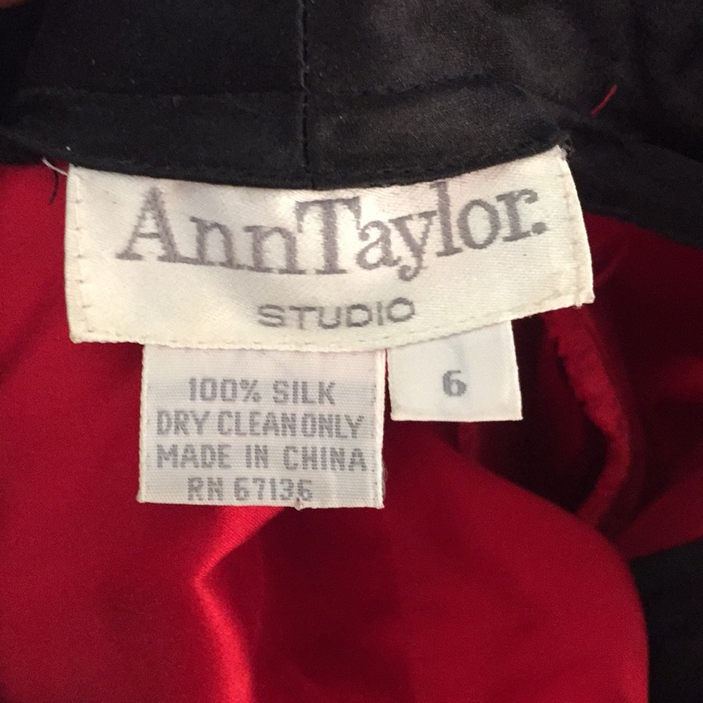 Vintage Ann Taylor silk blouse size 6 - Picture 2 of 2